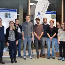 Im KU.impact-Büro in der Eichstätter Spitalstadt stellen Studierende aus der Geographie noch bis 16. Januar ihre Forschungsarbeiten aus, die unter der Betreuung von Prof. Dr. Bernd Cyffka (links) und Team an der Katholischen Universität entstanden sind. (Foto: Poese/upd)