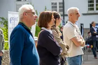 Gespannte Zuhörerinnen und Zuhörer
