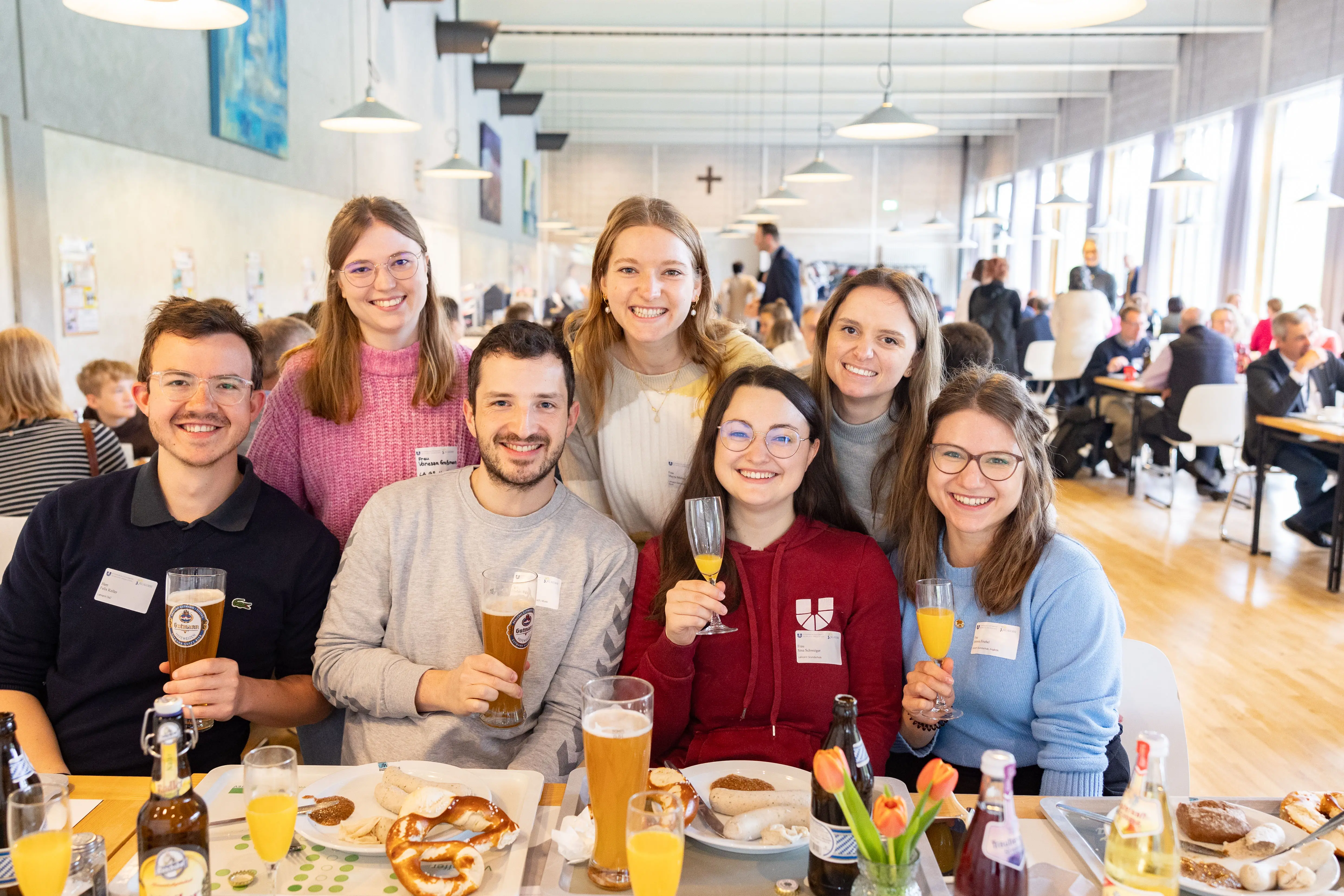 Anmeldung Alumnitag 2025 - Studis vor der WFI 