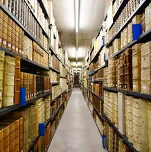 Blick in das Magazin der Haofgarten-Bibliothek