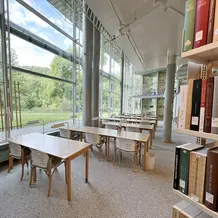 Lesesaal der ZB mit Blick zur Altmühl