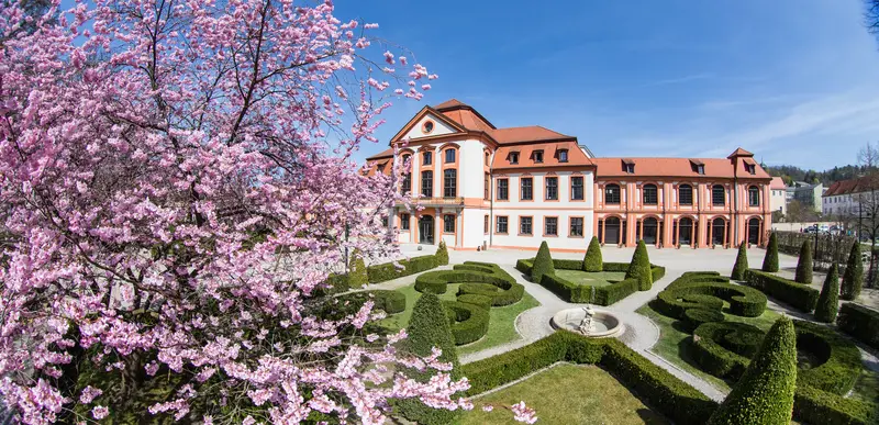 Sommerresidenz im Fr&uuml;hling