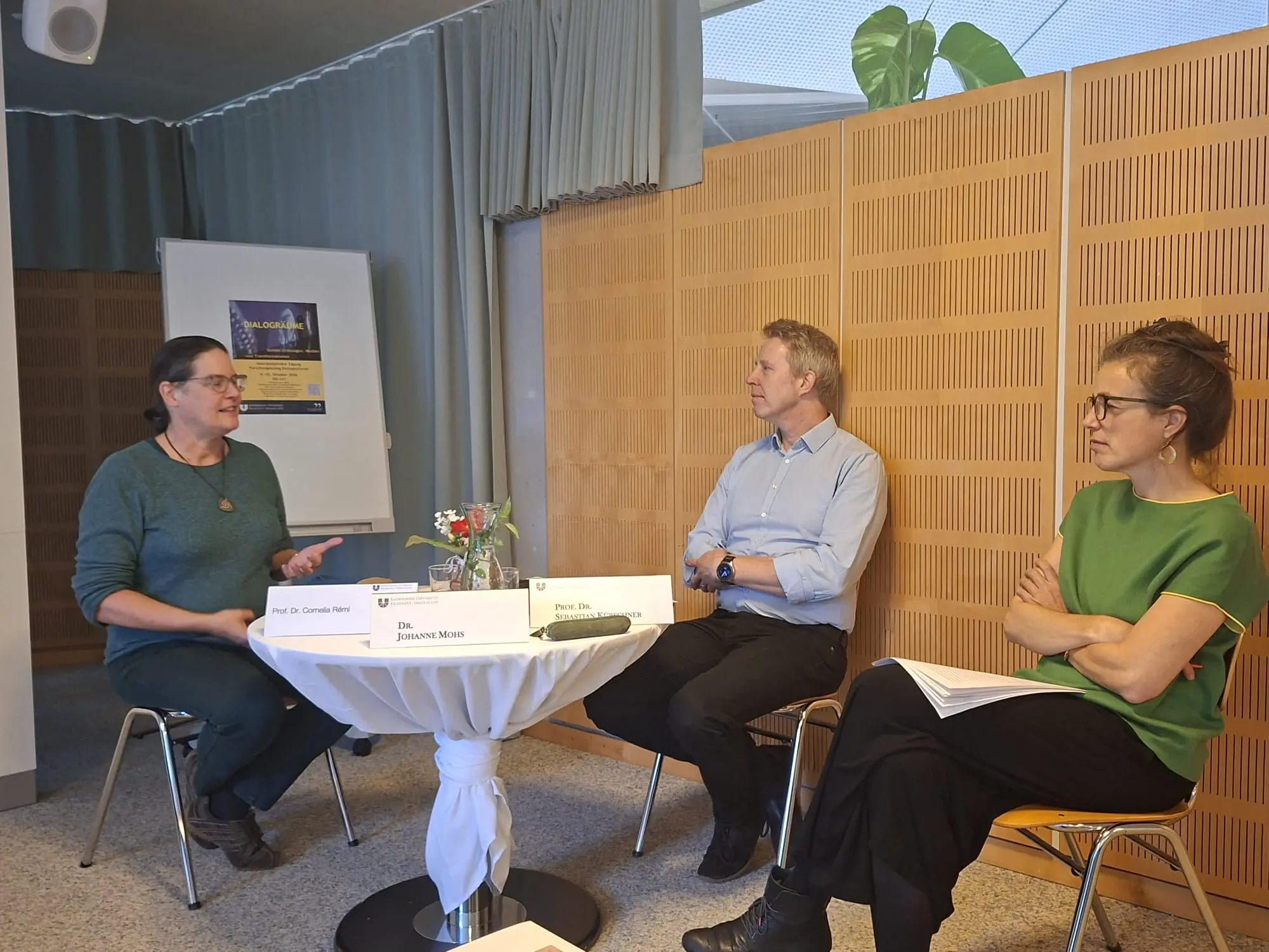 Tandem 6:  Cornelia Rémi, Sebastian Kürschner und Johanne Mohs (von l. nach r.)