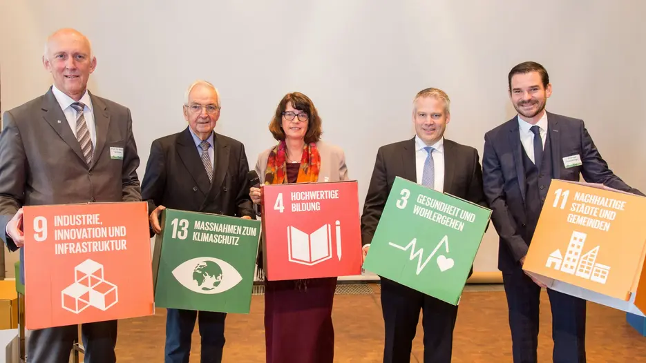 Diskutierten beim Zukunftsforum Klima & Nachhaltigkeit: THI-Präsident Prof. Dr. Walter Schober, der ehemalige Bundesumweltminister und Exekutivdirektor des UN-Umweltschutzprogrammes, Klaus Töpfer, KU-Präsidentin Prof. Dr. Gabriele Gien, Ingolstadts Oberbürgermeister Christian Lösel und der Eichstätter Oberbürgermeister Andreas Steppberger.