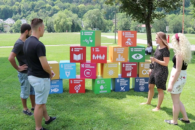 Diskussion unter Studierenden über die SDGs